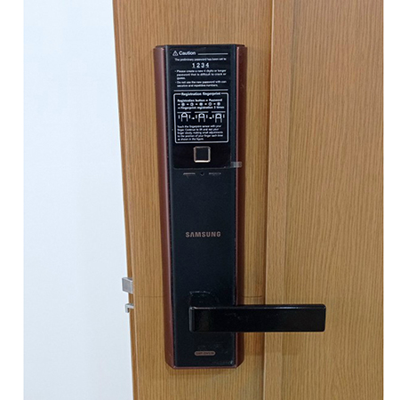 Khóa cửa vân tay - Bảo vệ tuyệt đối cho bạn và gia đình với khóa cửa vân tay tiên tiến, đảm bảo an ninh tối đa và dễ sử dụng.